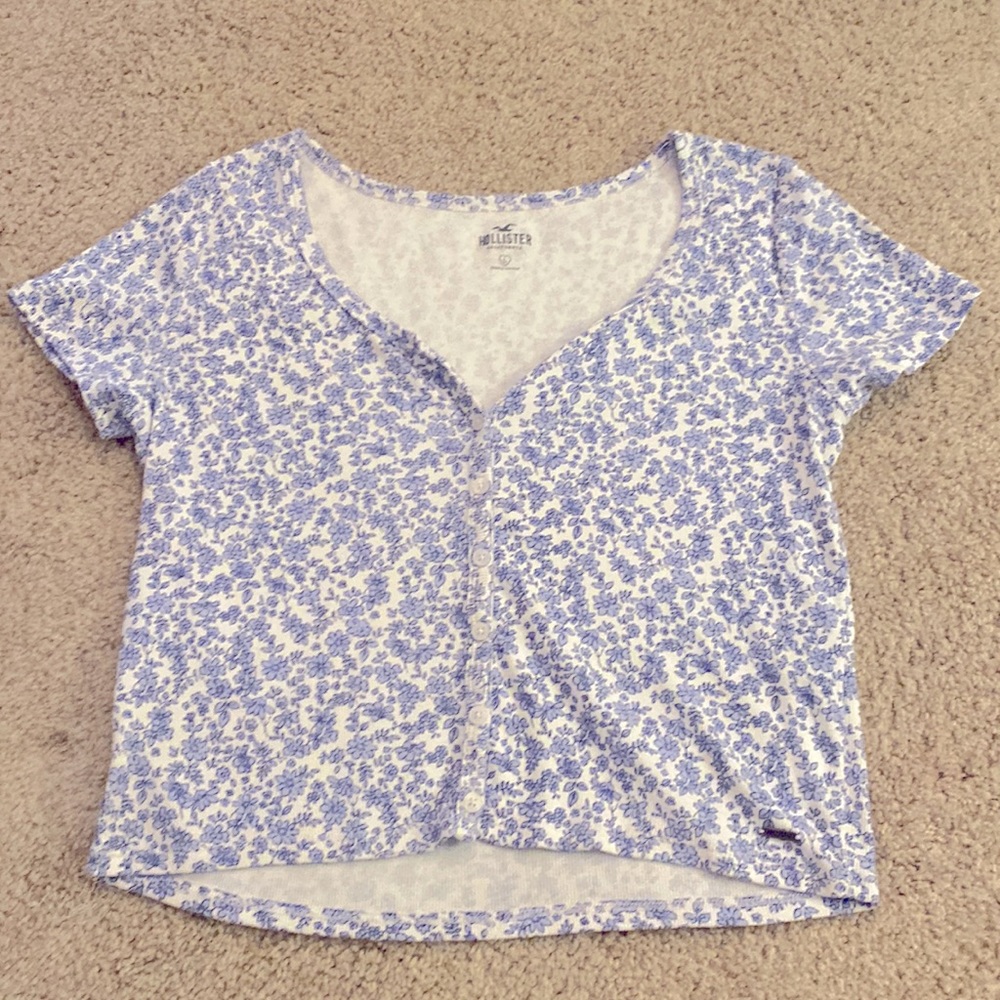 cute hollister top!